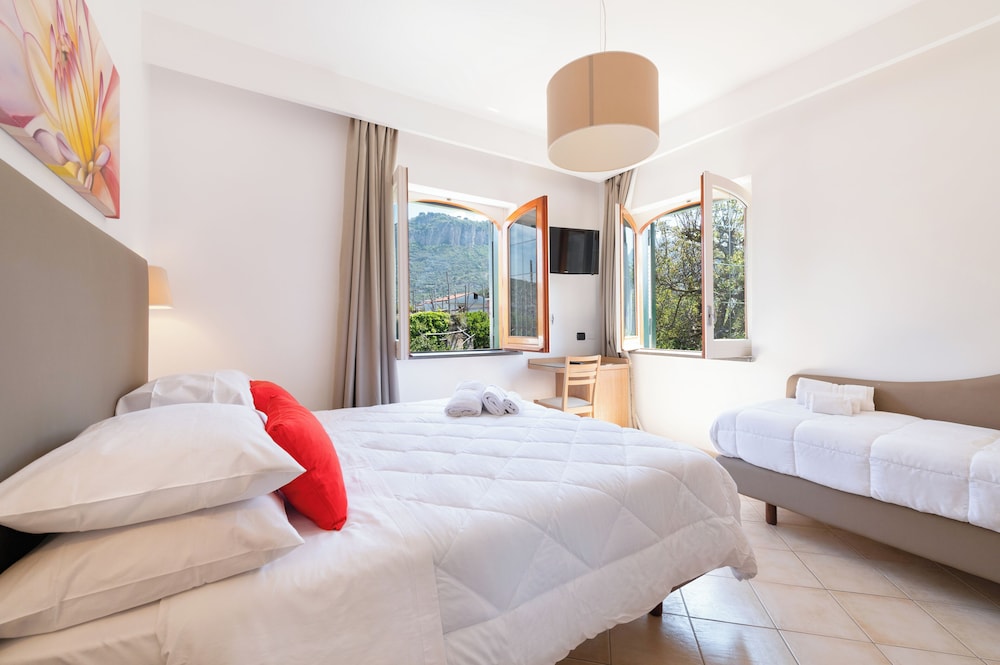 Comfort Triple Room, Garden View