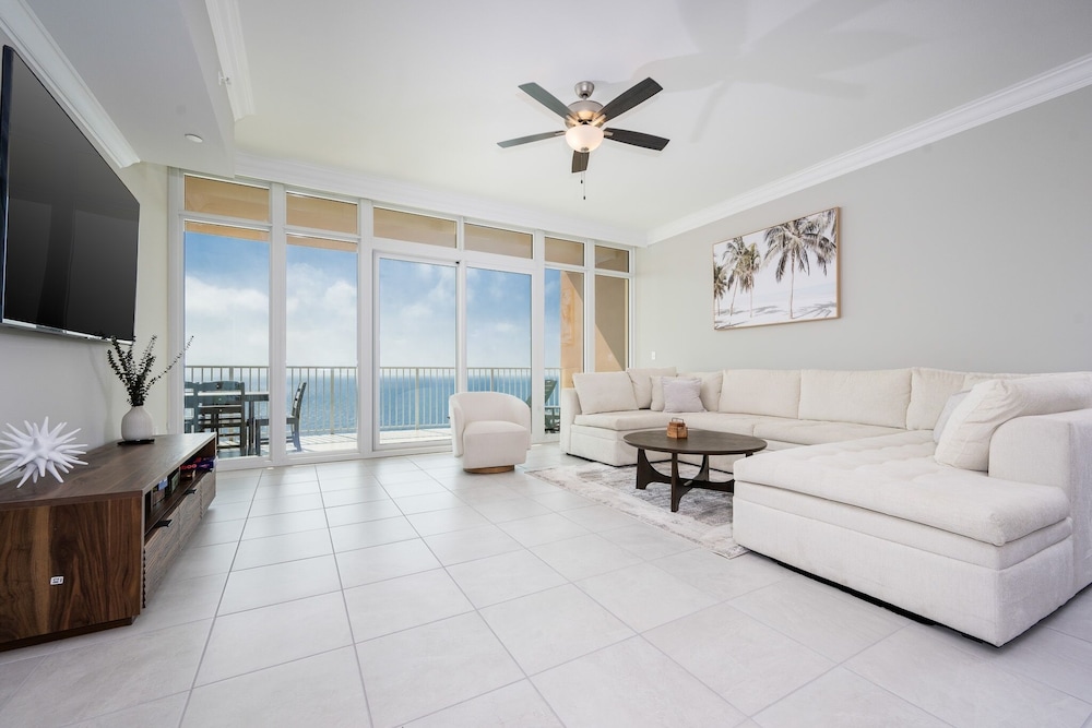 Condo, 3 Bedrooms