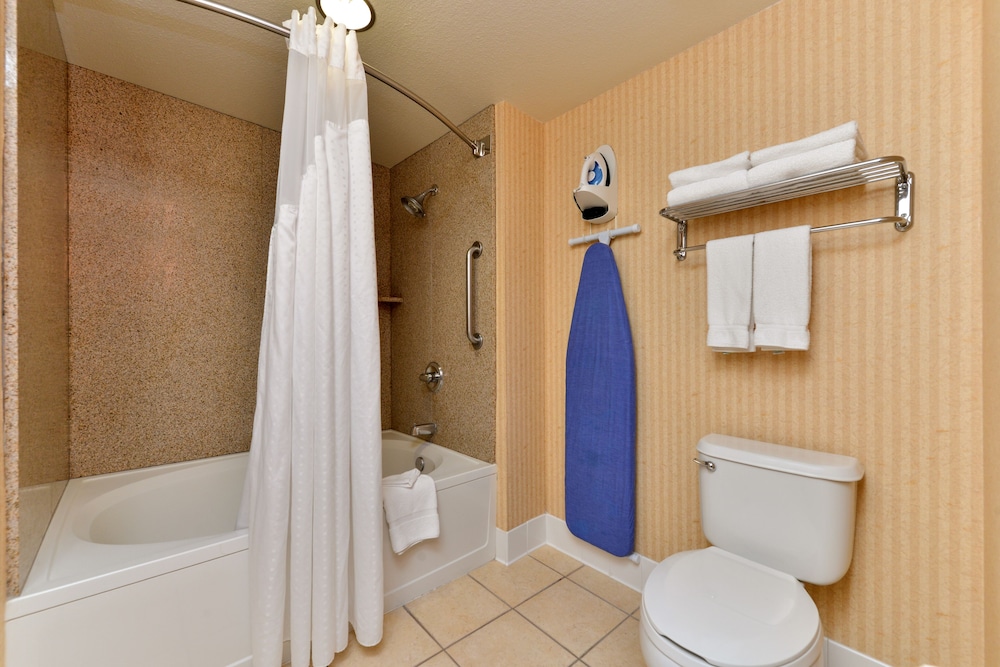 Suite, 1 Bedroom - Photo 4