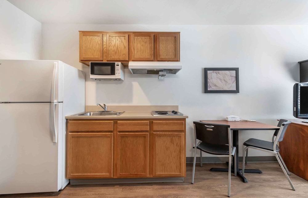 Standard Studio, Non Smoking, Refrigerator & Microwave photo 3