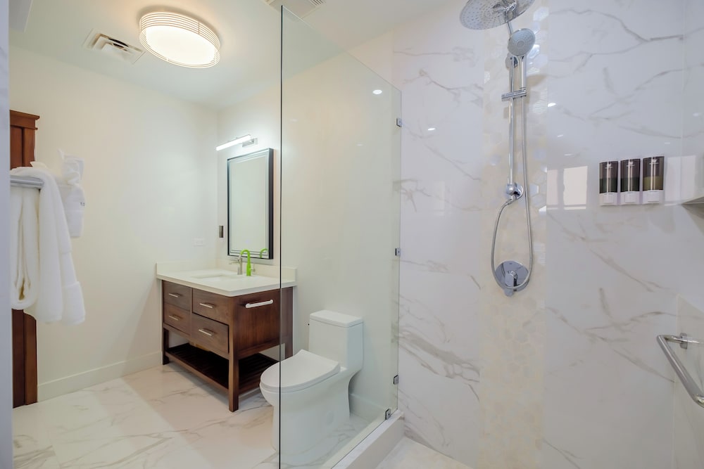 Luxury Condo, 2 Bedrooms, Ocean View photo 2