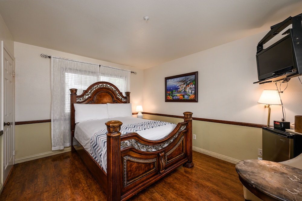 Standard Single Room, 1 Queen Bed, Ensuite (Standard 1 Queen Bed) photo 1