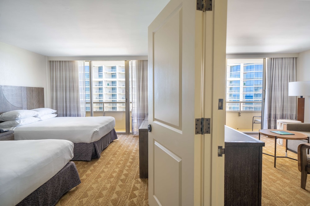 Suite, 1 Bedroom, Balcony, City View - Photo 10