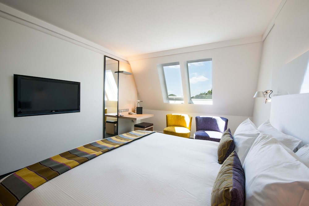Standard King Interconnecting Room photo 3