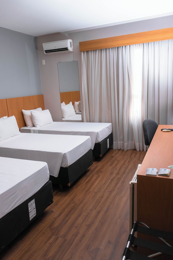Superior Triple Room, 3 Twin Beds photo 1
