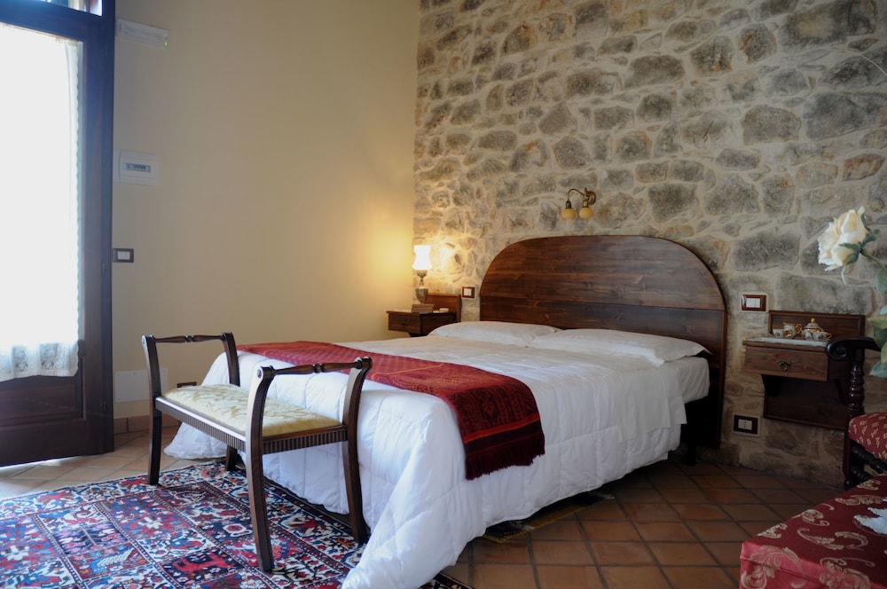 Classic Double or Twin Room - Photo 3
