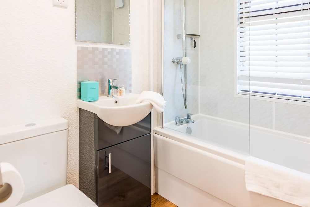 Apartment, Private Bathroom (Hazel lodge) photo 3