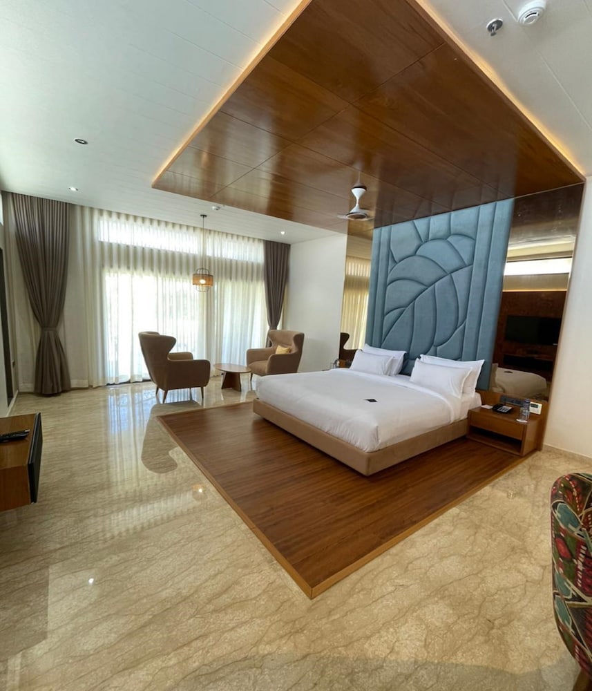 Deluxe Garden View Villa with Private Sit-out & Garden