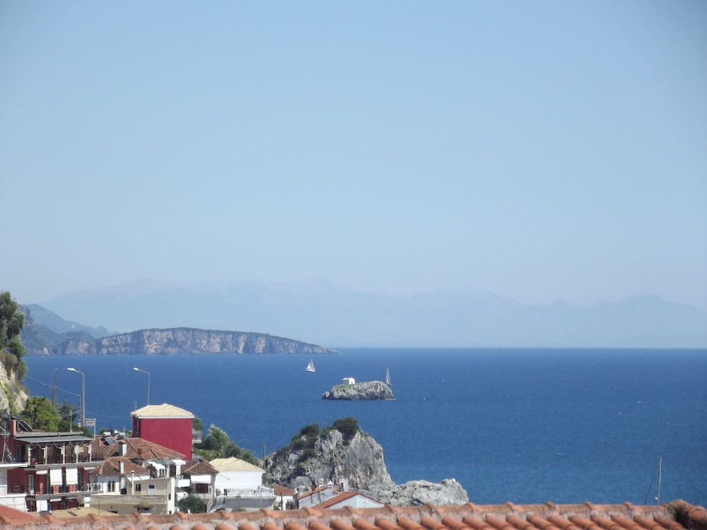 Studio, Sea View