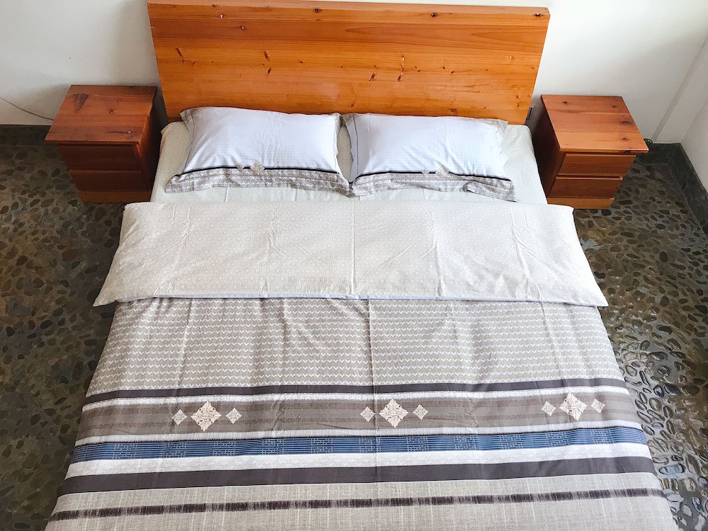 Comfort Loft, 1 King Bed, Non Smoking photo 3
