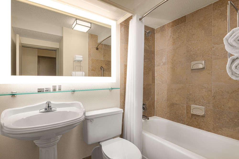 Standard Room, 2 Double Beds, Accessible (Communications Accessible) - Photo 4