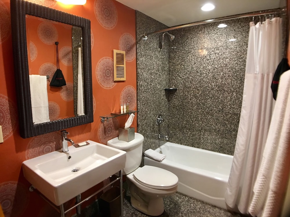 Standard Room, 1 King Bed - Photo 4