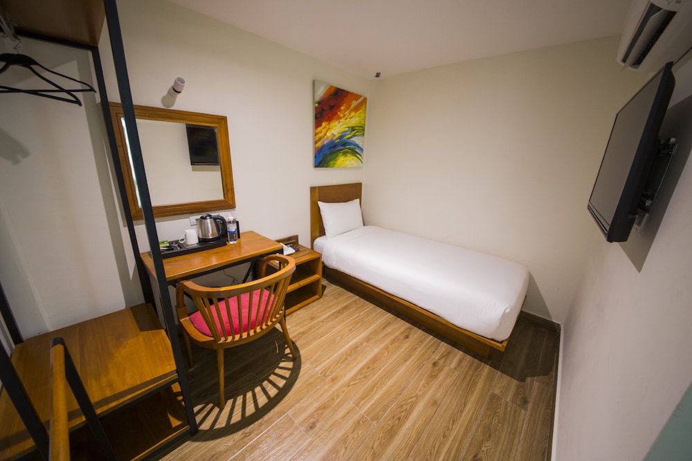 Single Room without Window