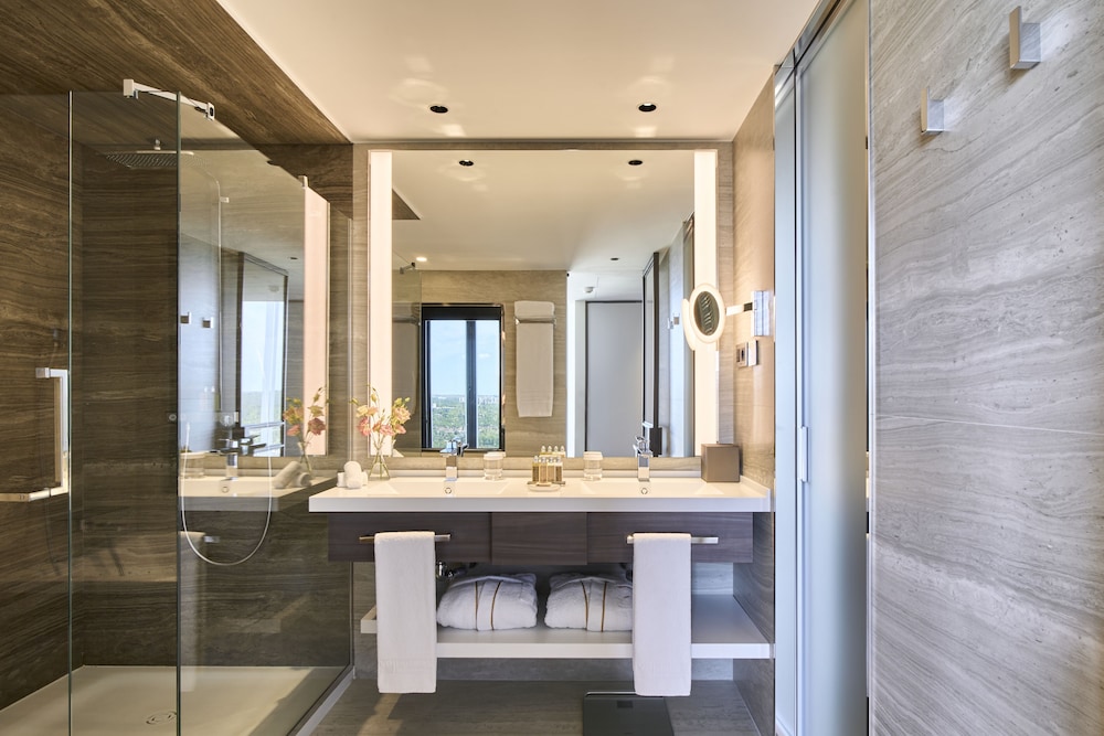 Junior Suite, City View (2 Adults + 1 Child)