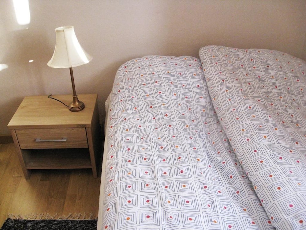 Economy Single Room, Shared Bathroom photo 2