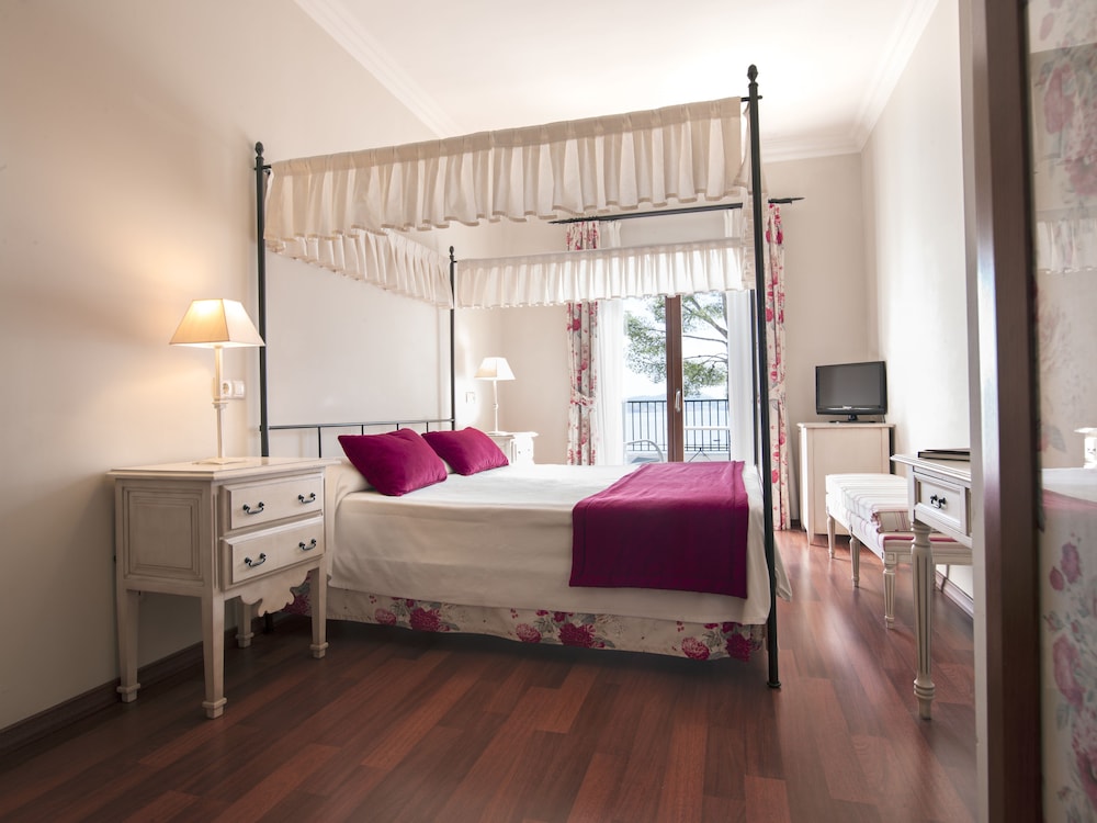 Superior Double Room, Balcony, Sea View - Photo 2