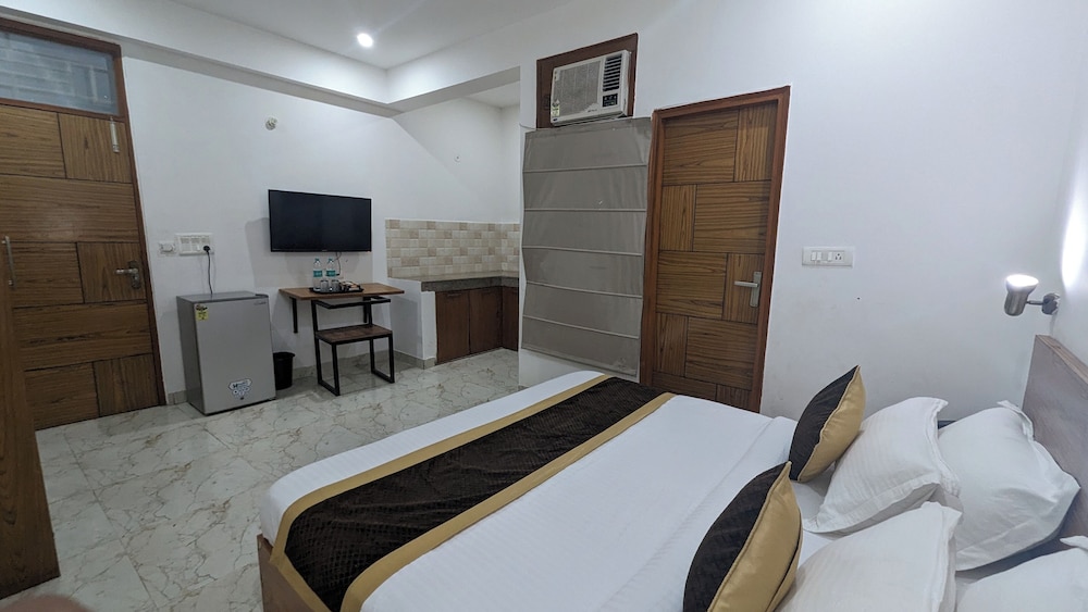 Classic Double Room, Balcony, City View