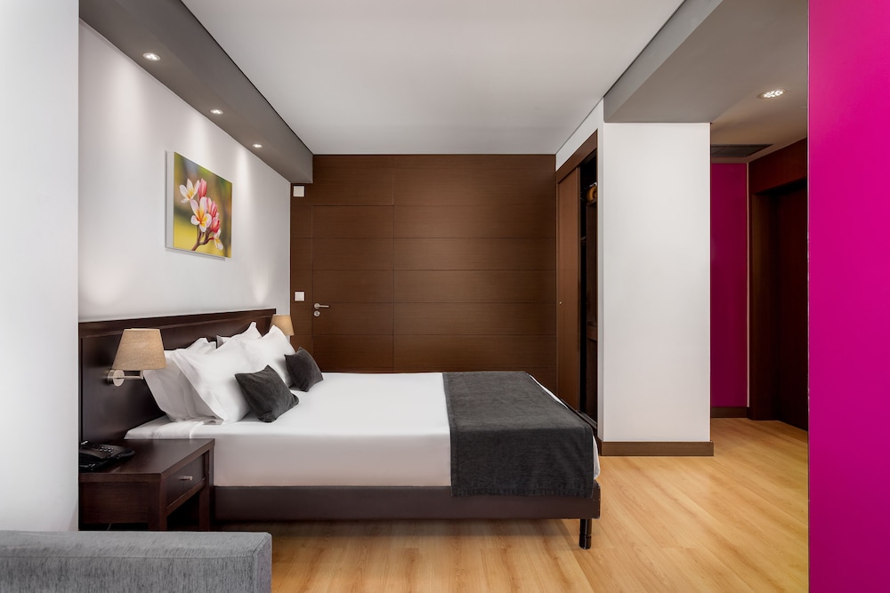 Signature Double Room thumbnail 6
