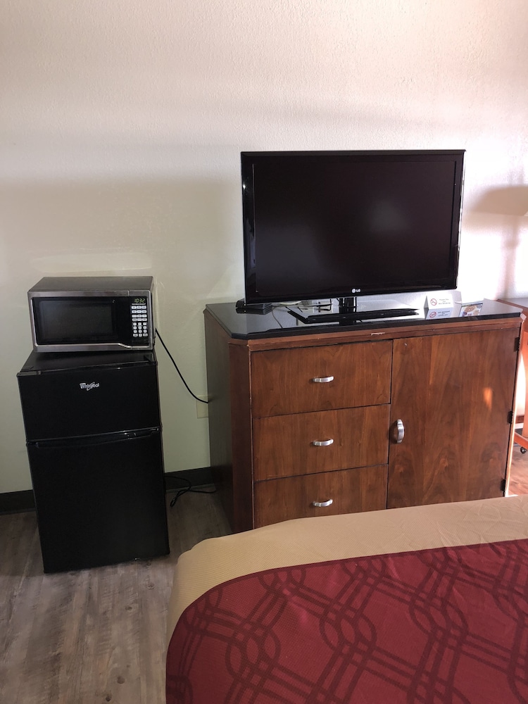 Standard Room, 2 Double Beds, Non Smoking - Photo 4