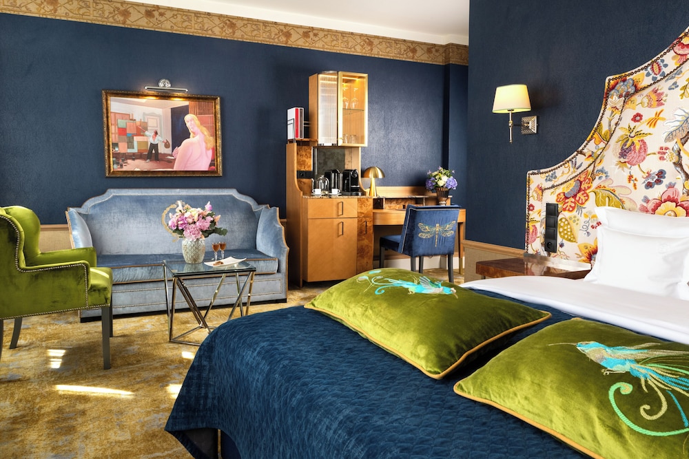 Deluxe Double or Twin Room - Photo 9