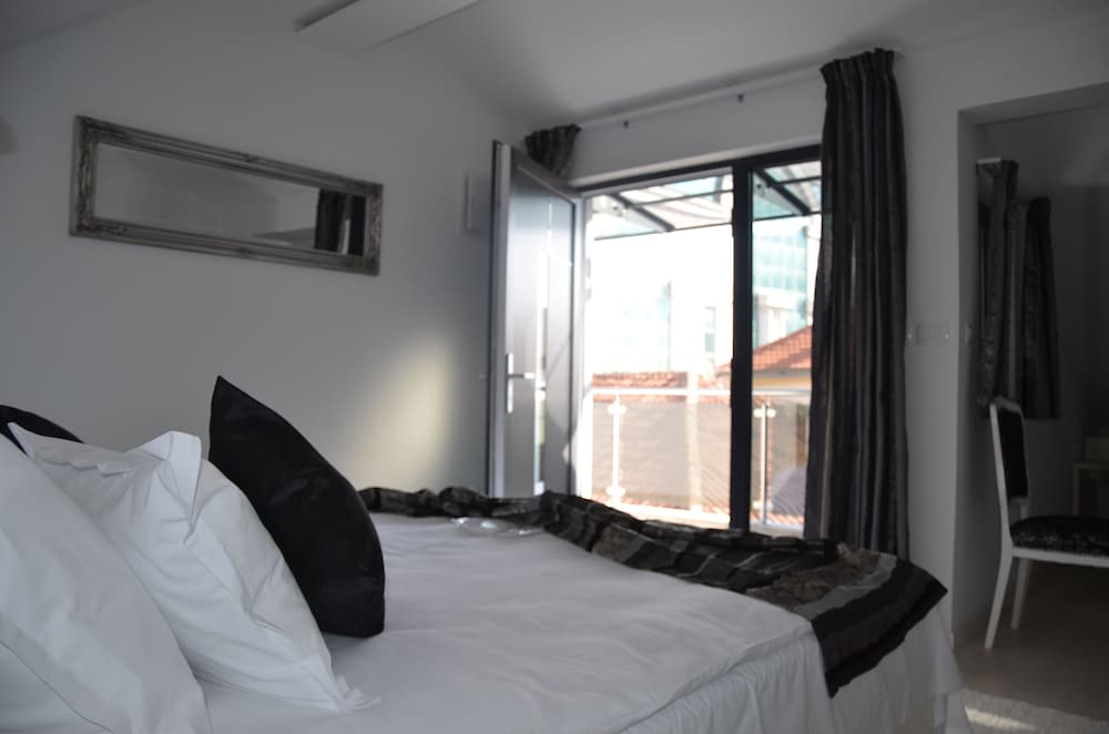 Deluxe Quadruple Room, 1 Bedroom, Non Smoking, City View photo 3