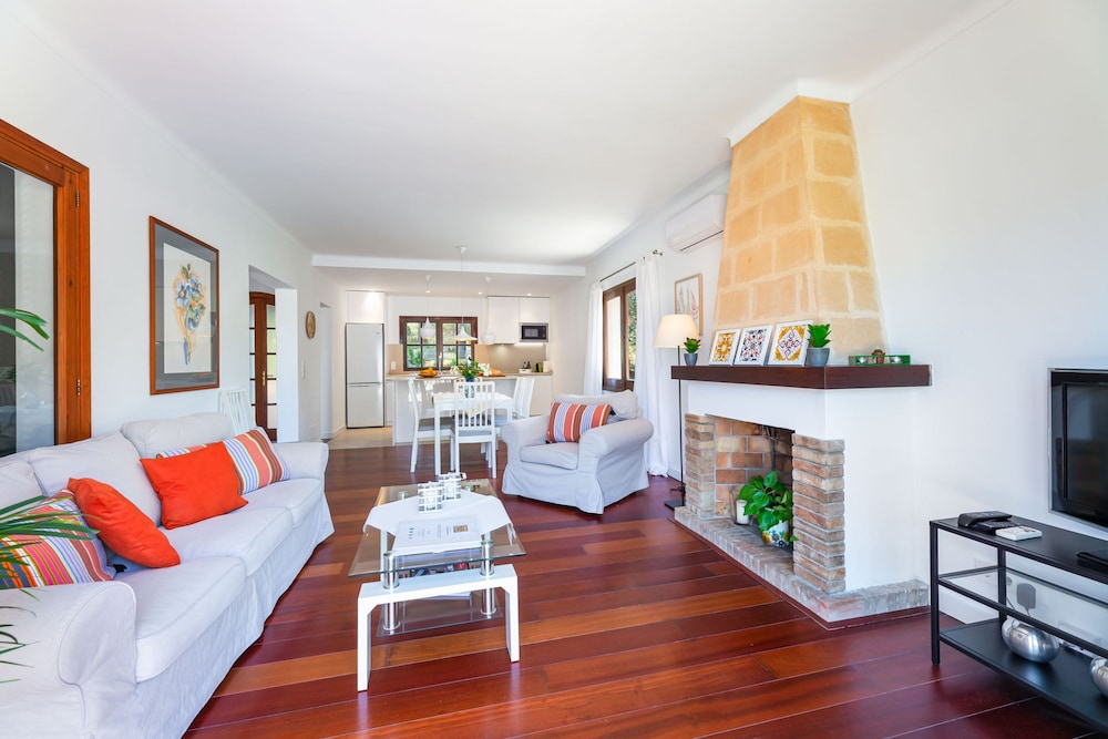Villa Can Domingo in Cala Sant Vicen, Photo 21
