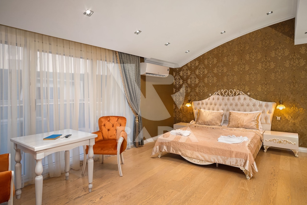 Queen Room