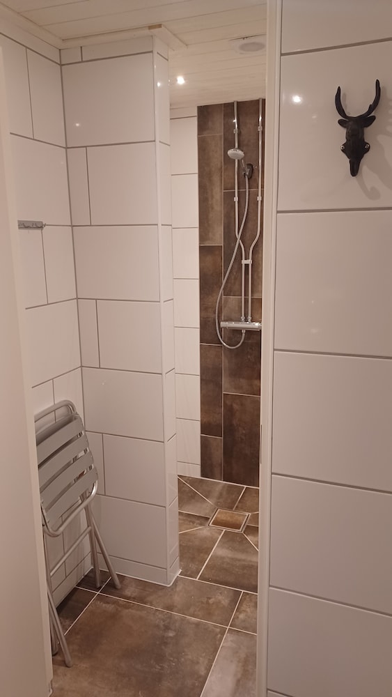 Single Room, Shared Bathroom photo 3