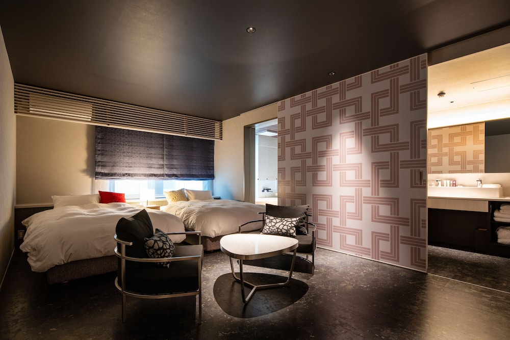 Room#201 Suite Room Twin