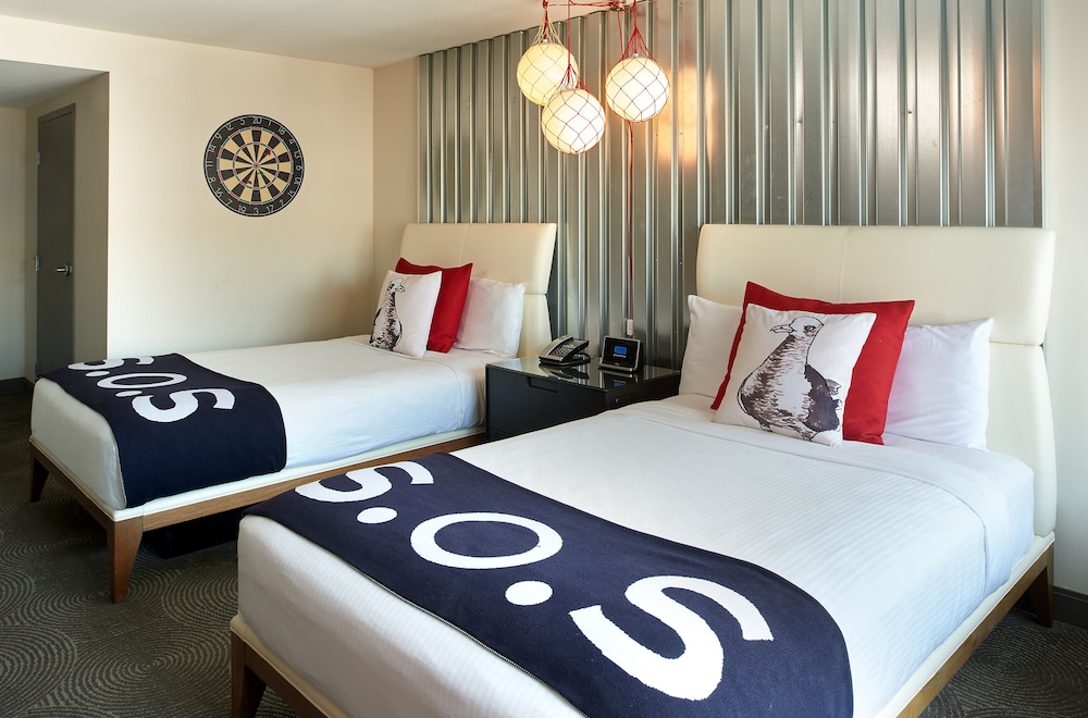Room, 2 Double Beds (Zephyr)