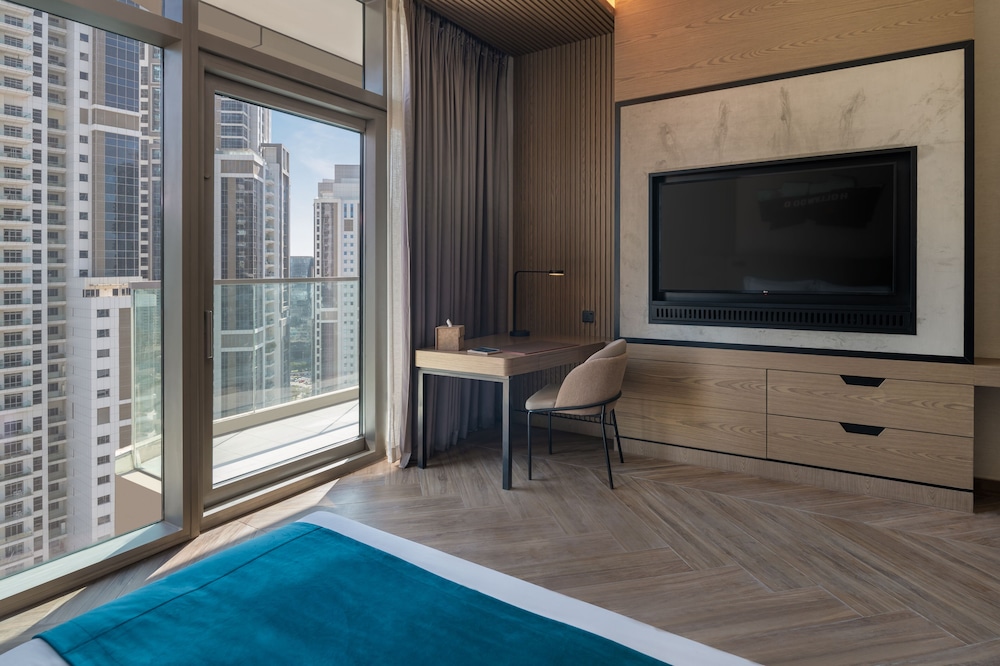 Scene Room Staycation Package, Early Check-in 12 pm Late Check-out 4 pm ,25% discount
