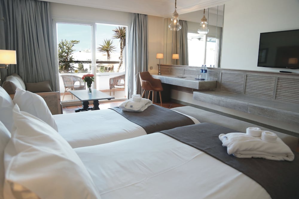 Double Room, Balcony, Partial Sea View - Photo 3