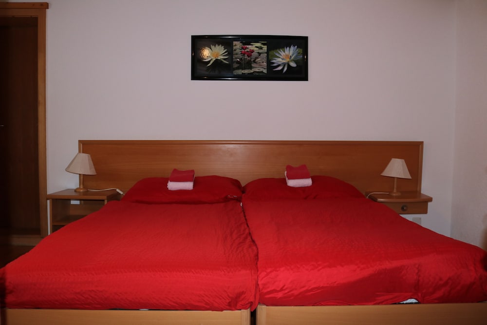 Family Quadruple Room, Ensuite photo 3