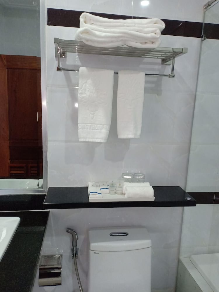 Standard Twin Room - Photo 5