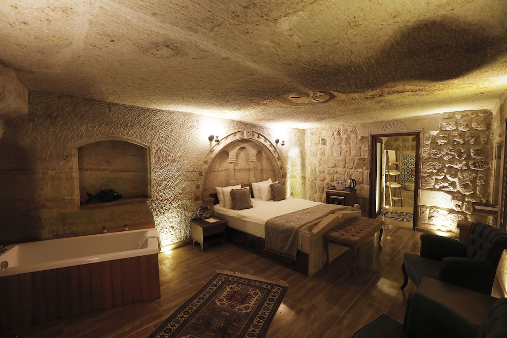 Honeymoon Suite photo 1
