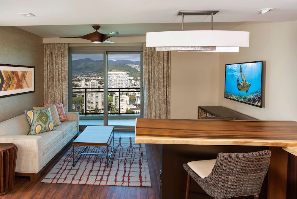 1 Bedroom Resort VW King Suite Hear ACC Sofabed thumbnail 5