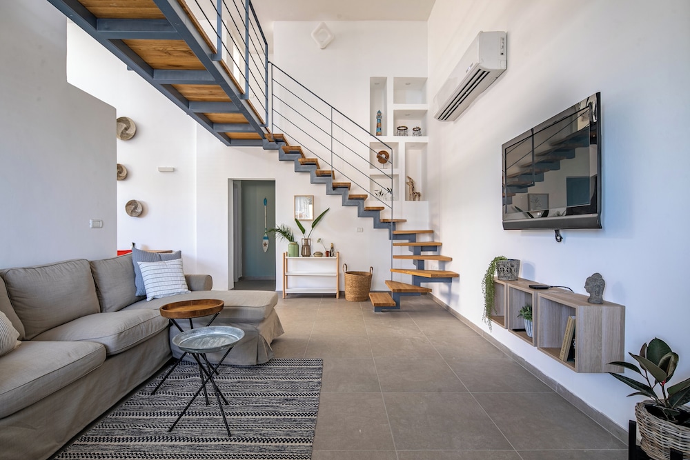 Apartment, 4 Bedrooms, Balcony photo 1