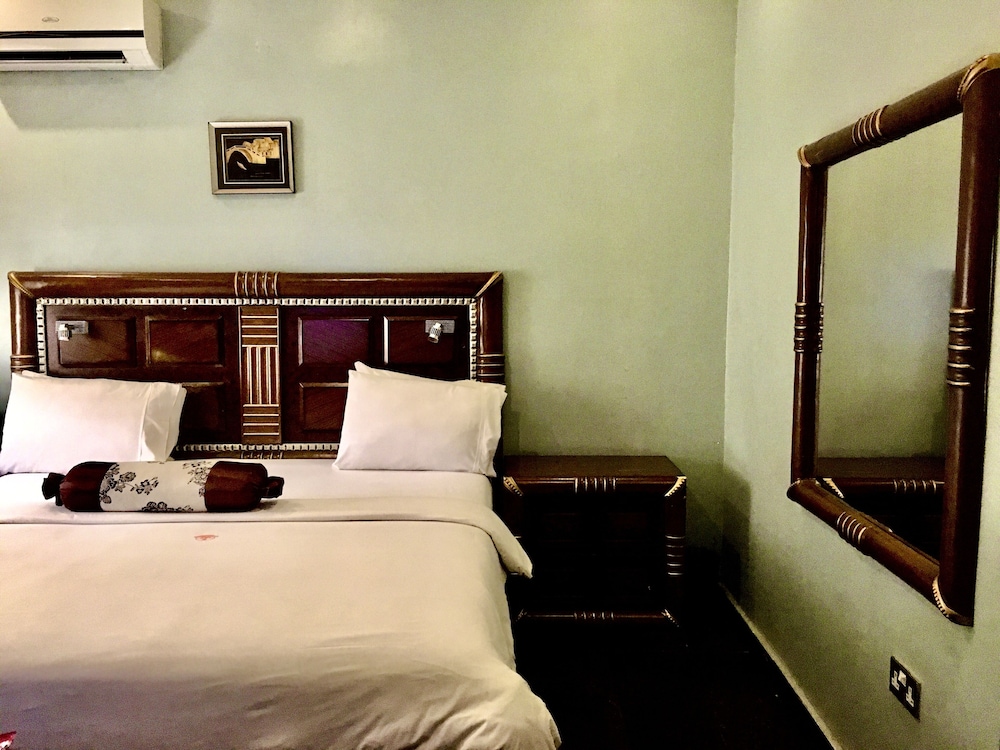 Deluxe Room - Photo 2