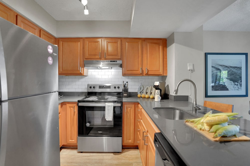 Standard Apartment, 1 Bedroom, Non Smoking, Pool Access photo 2