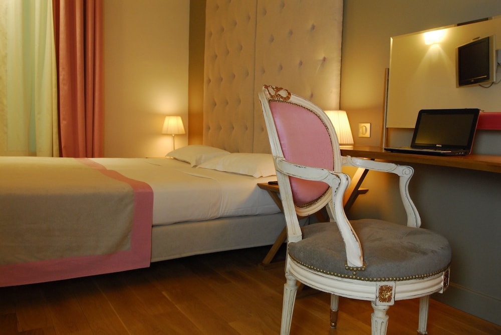Comfort Room thumbnail 6