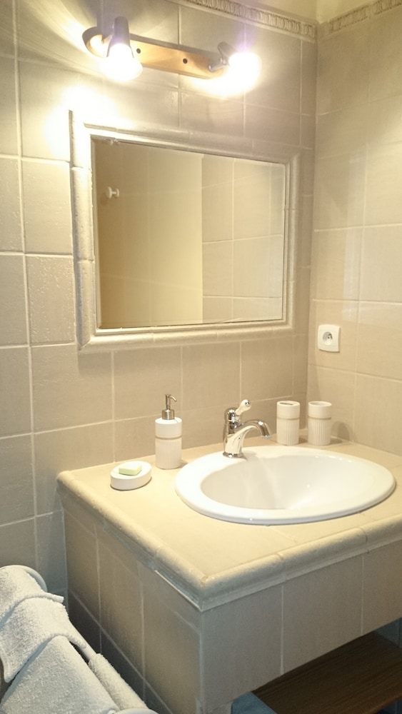 Standard Room photo 2