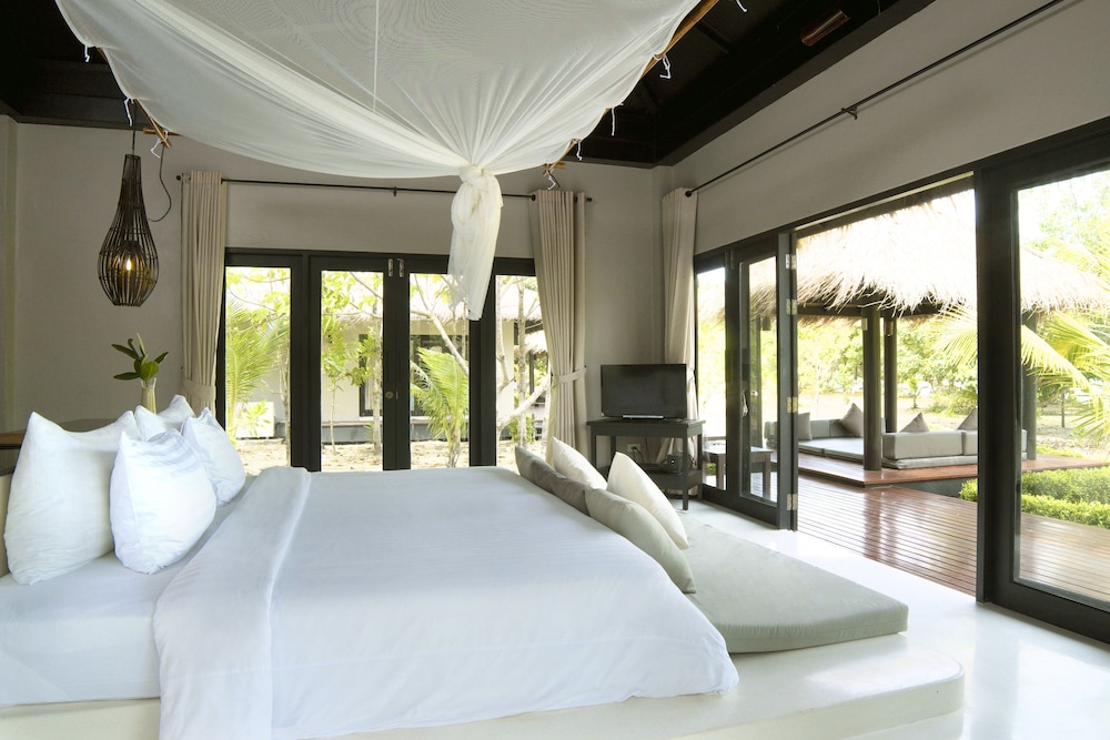 Villa, 1 King Bed, Beach View (Siri)
