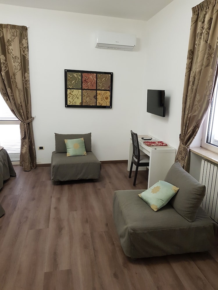 Quadruple Room, Non Smoking, Balcony photo 3