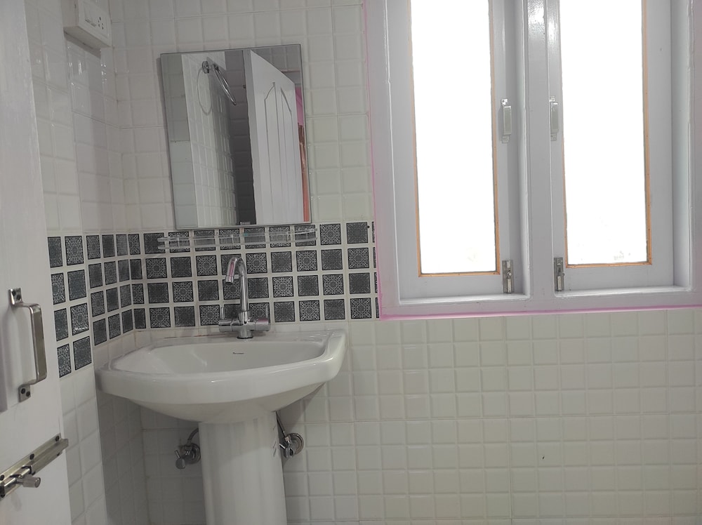 Double Or Twin Room photo 3