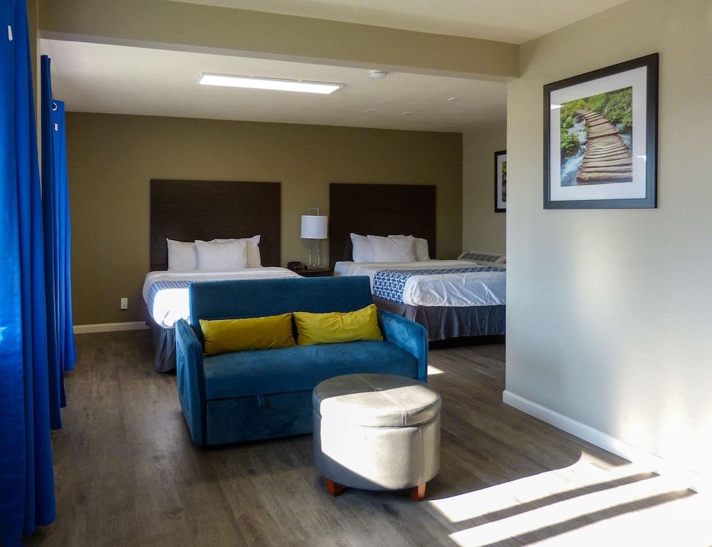 Suite, Multiple Beds, Non Smoking (Upgrade)