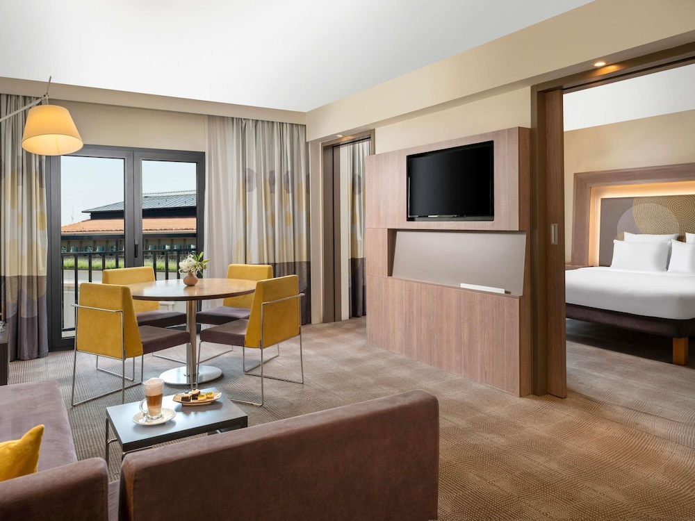 Suite, 1 King Bed