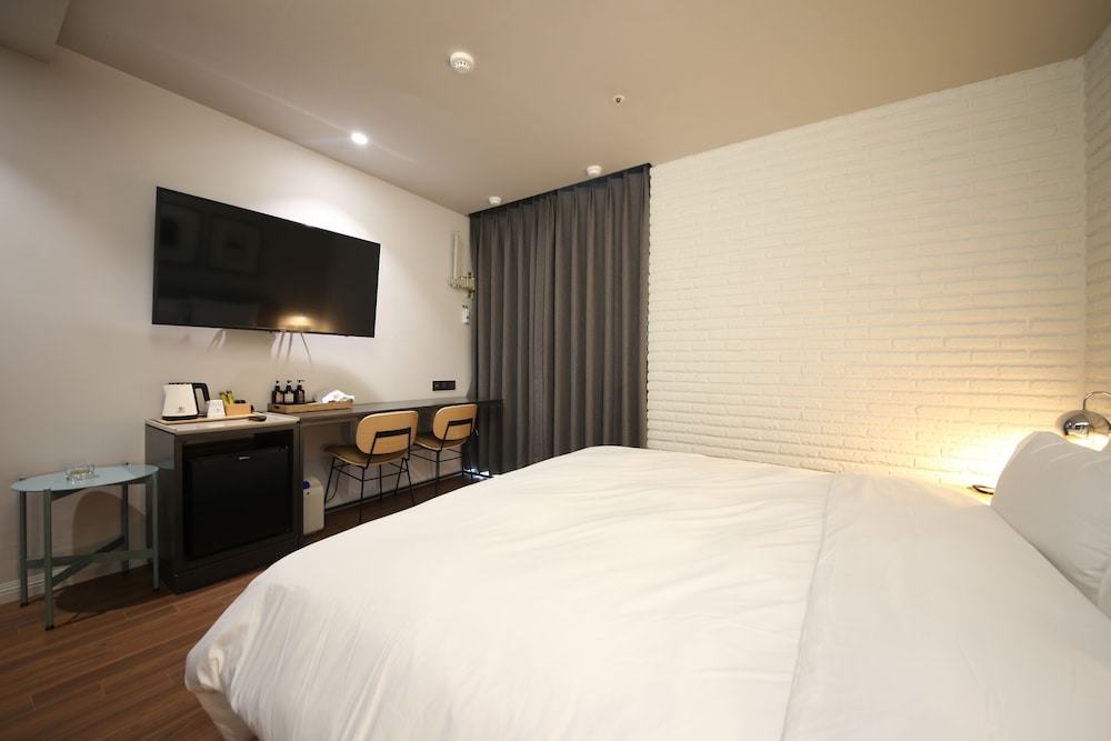 Deluxe Double Room - Photo 24