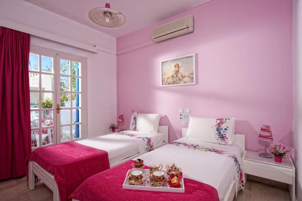 One Bedroom Quadruple Apartment