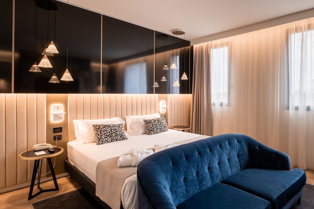 Executive junior suite single use photo 1