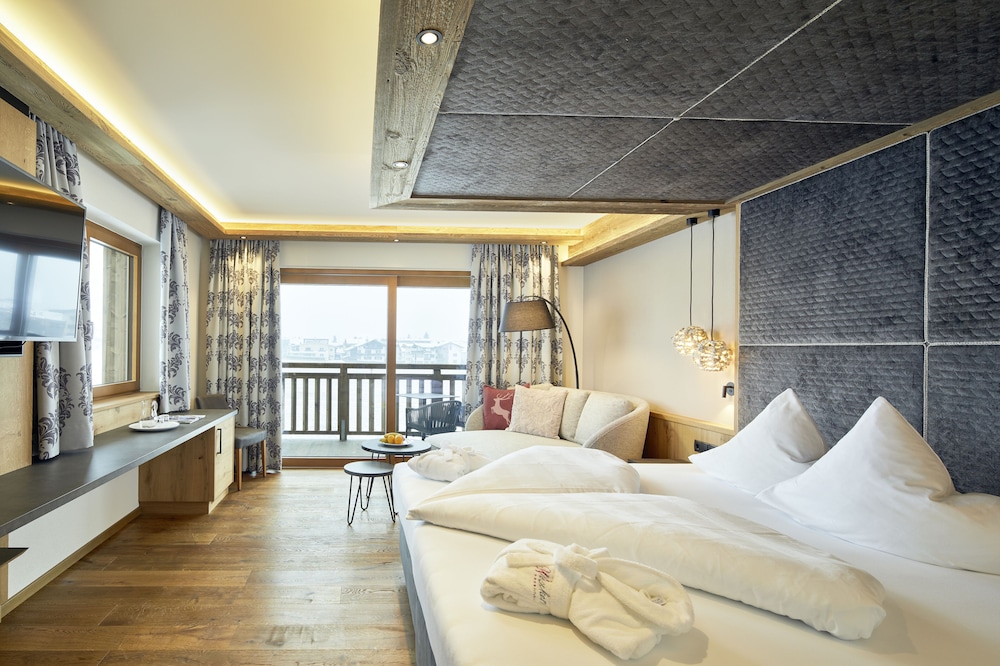 Superior Suite, 1 Bedroom, Mountain View (Relax_ON POINT)